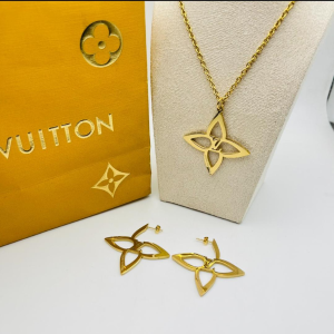 Luxury Floral Pendant Jewelry Set